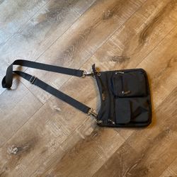Crossbody Dark Grey  Bag Purse Travelling    Baggallini  $15