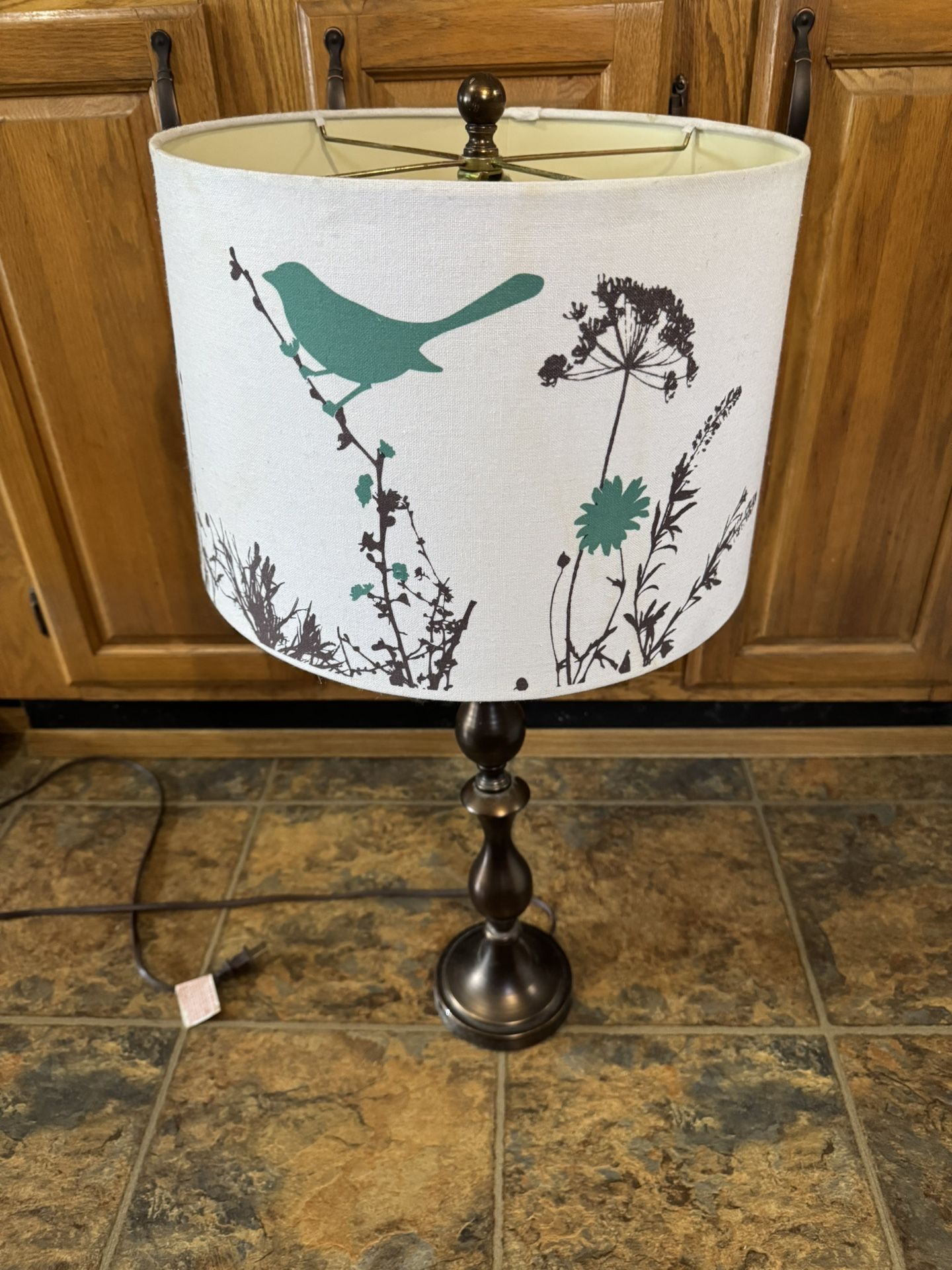 Lamp with matching picture