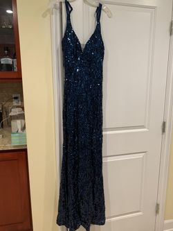 Evening dress size 6- new