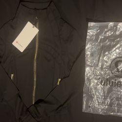 Black gold zipper cropped Lululemon  define jacket