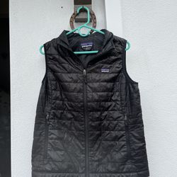 Women’s Patagonia Nano Puff Vest (L)