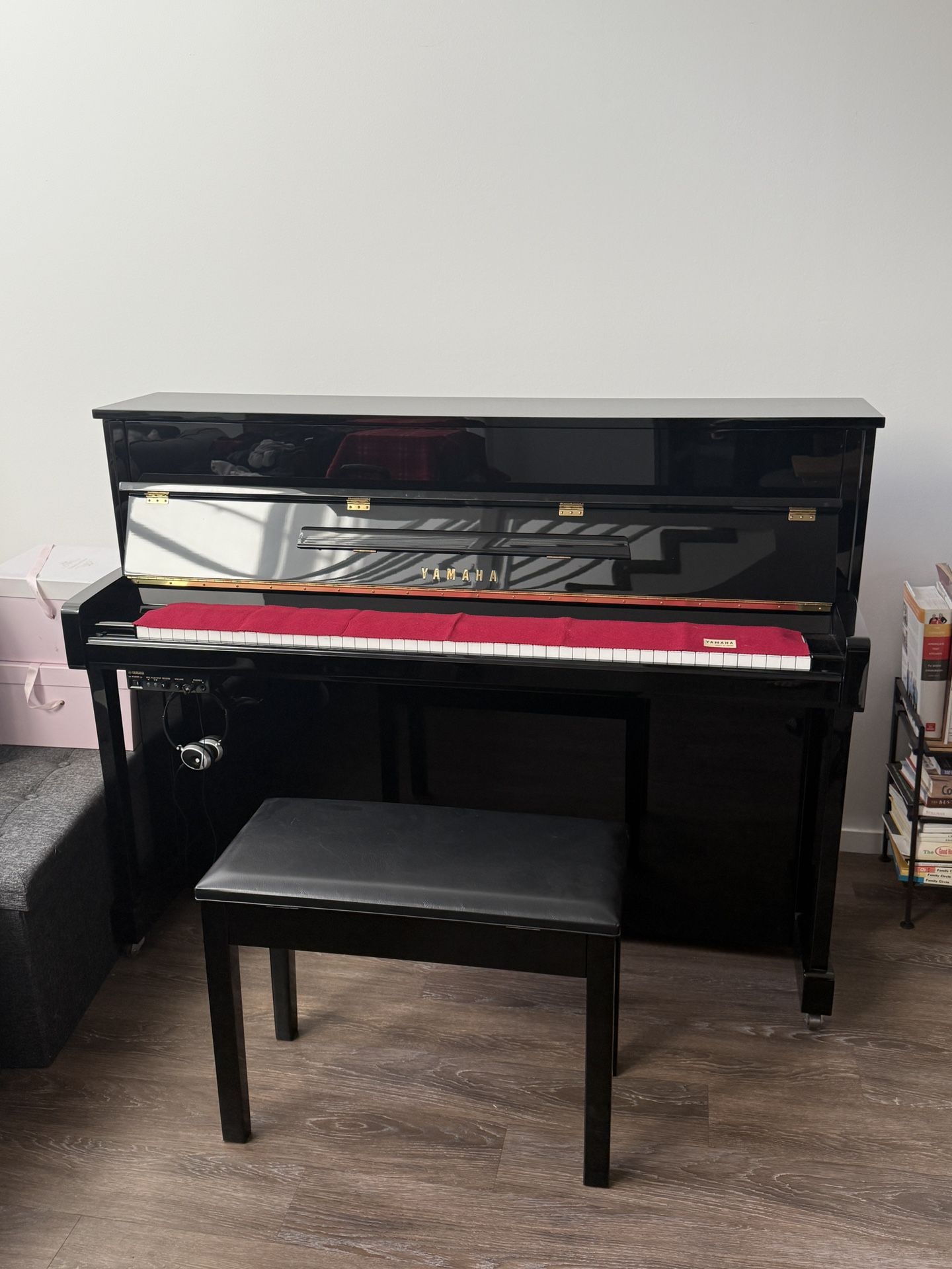Yamaha Upright Piano w/ Silent Headphone System – Polished Ebony + Bench
