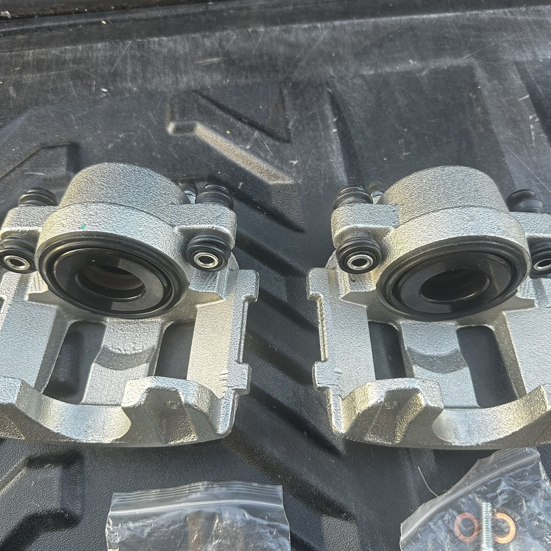 Pair of Jeep Front Brake Calipers 