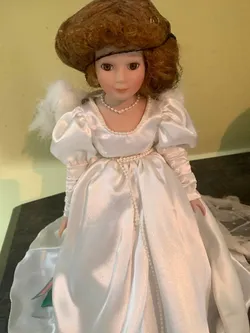 Vintage 1992 House of Lloyd Christmas Around the World Porcelain Doll