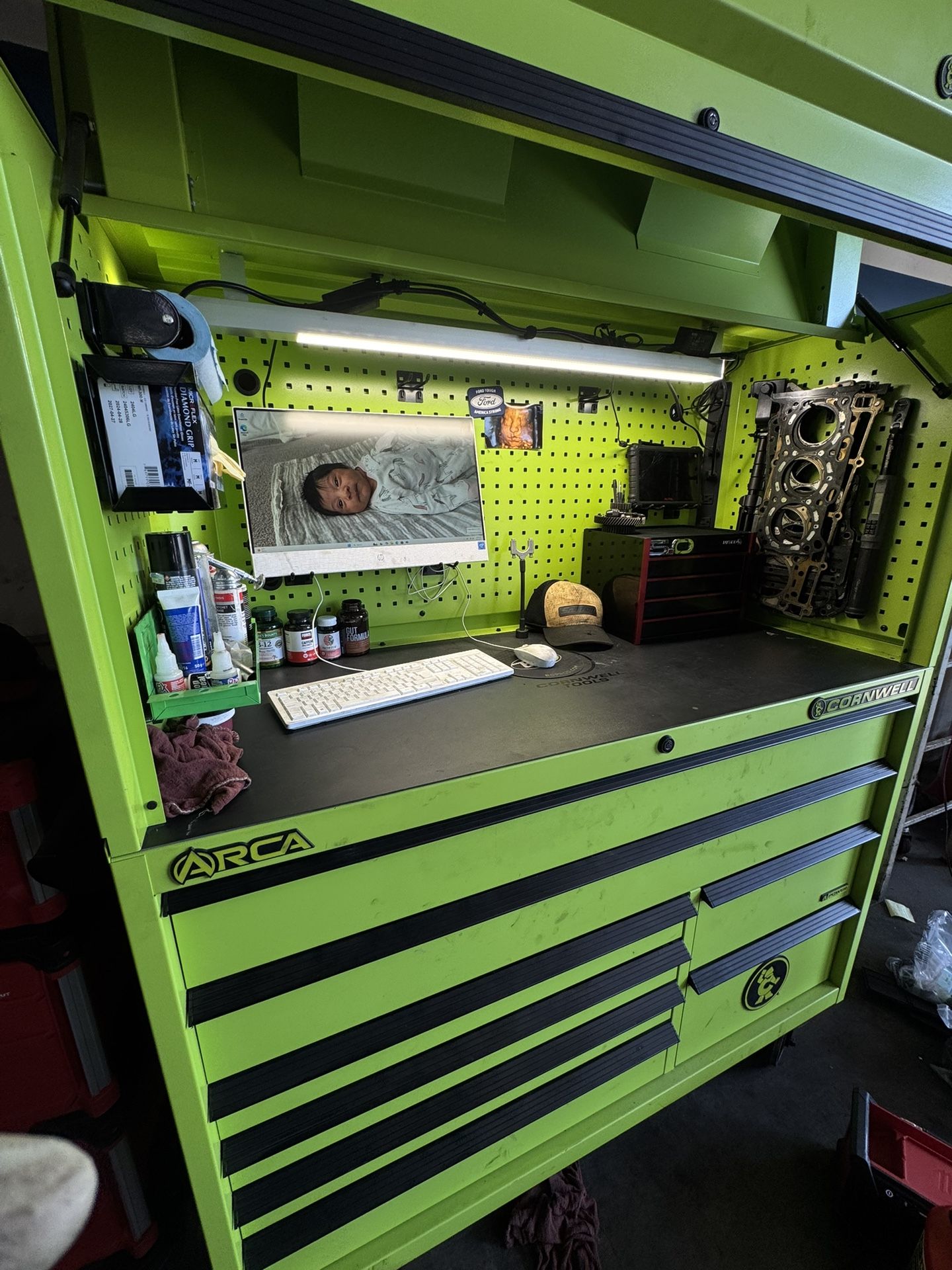 Cornwell Arca Box&Hutch