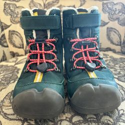 *LIKE NEW* Kids Winter Snow Boots! KEEN Size 12