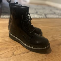 Dr Marten Boots