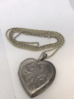 Large Vintage Solid Sterling Silver Engraved Floral Heart Pendant Locket