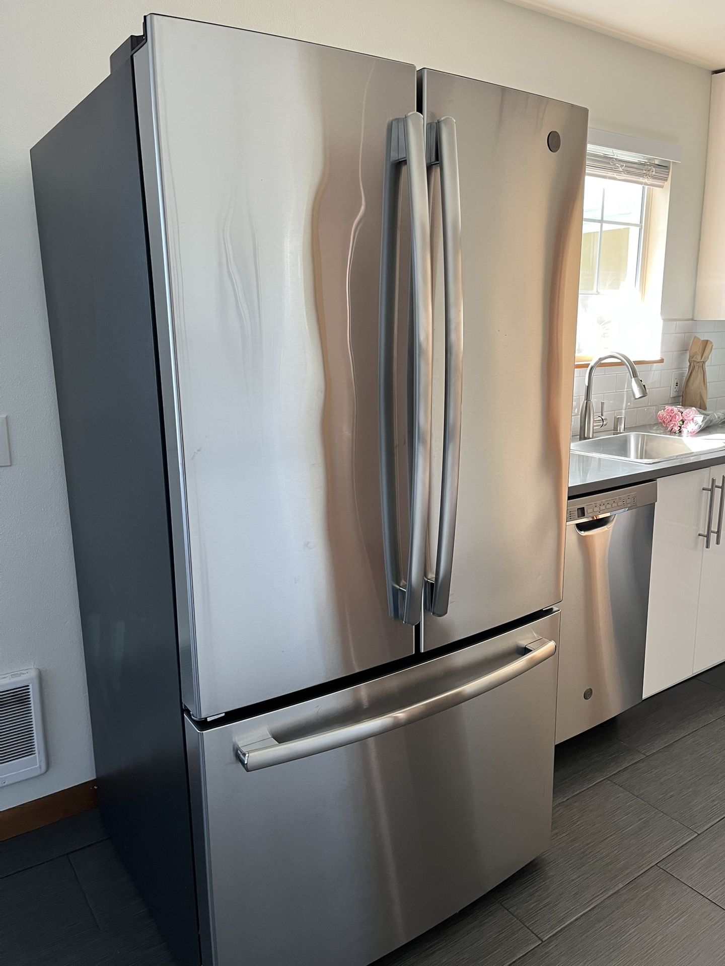 GE 27 cu. ft. French Door Refrigerator in Fingerprint Resistant Stainless with Internal Dispenser, ENERGY STAR