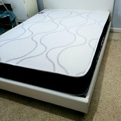 NEW Full-Size MATTRESS and BOX SPRING. Bed frame not included👍