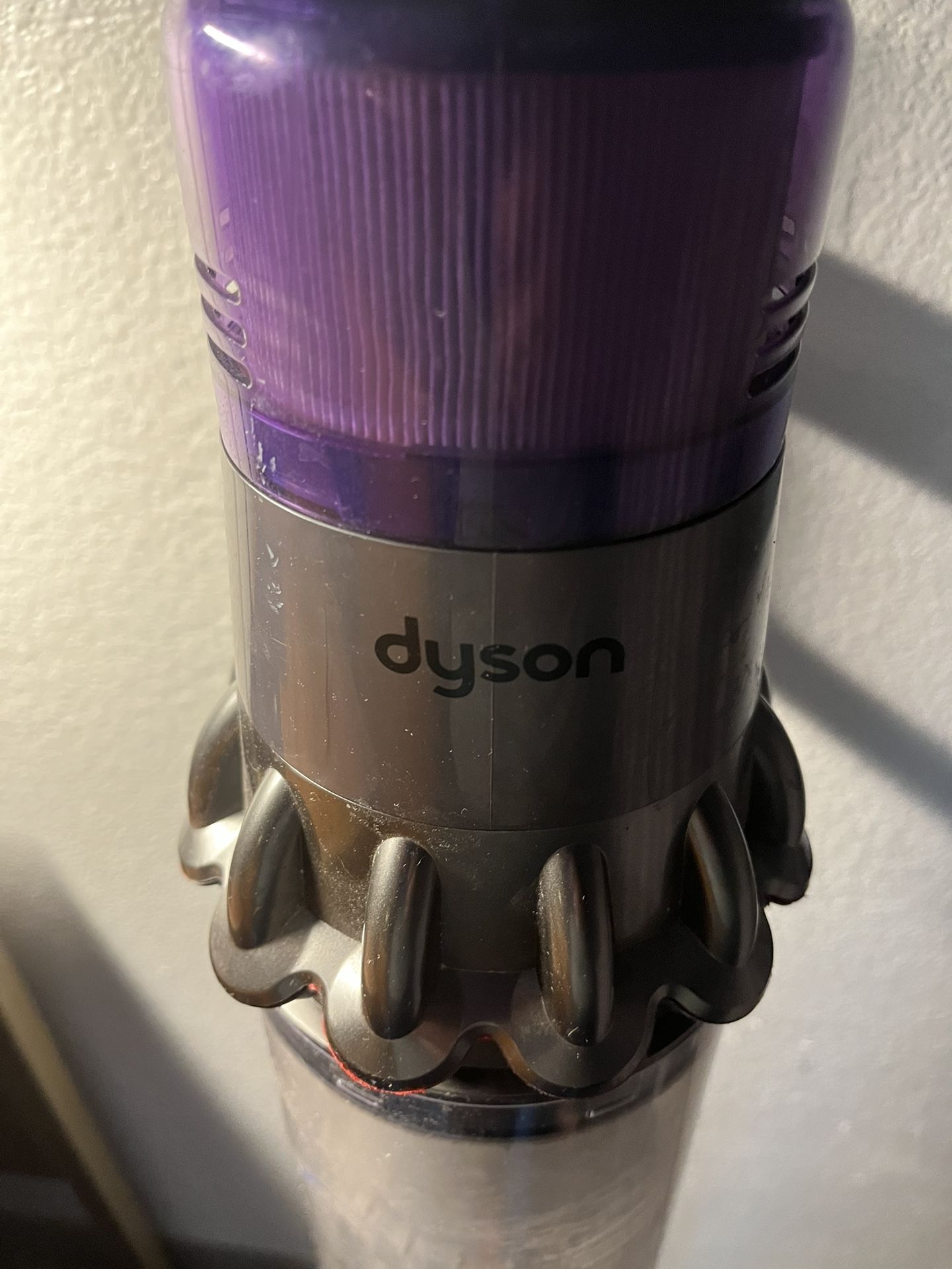 Dyson V11