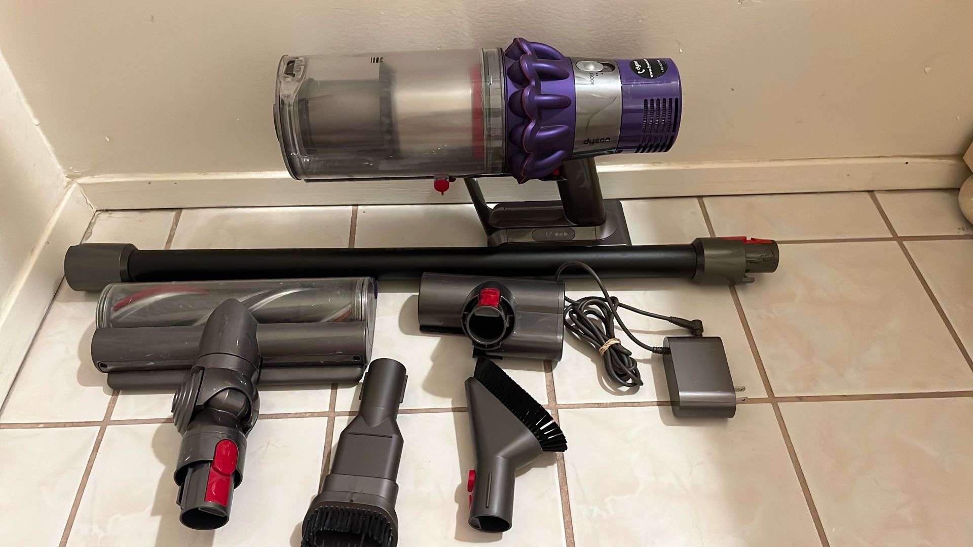Dyson SV12 V10 Cordless Stick Vacuum 