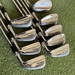 Wilson Staff FG-17 Iron Set 8 Pieces (3, 4, 5, 6, 7, 8, 9, and Pw) Plus Sw.   