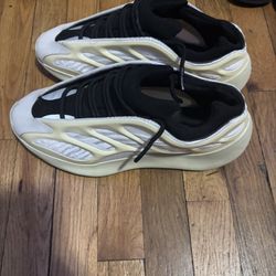 Azael Yeezy 700 Men 10.5