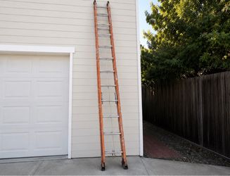 40’ Fiberglass Heavy Duty Extension Ladder