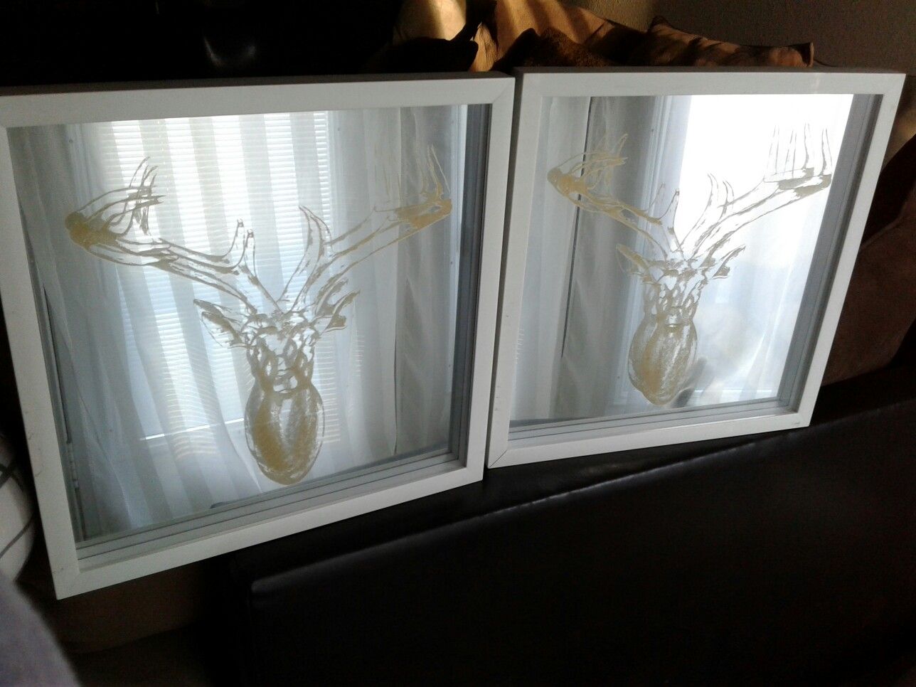 Wall decor with mirror and deer picture