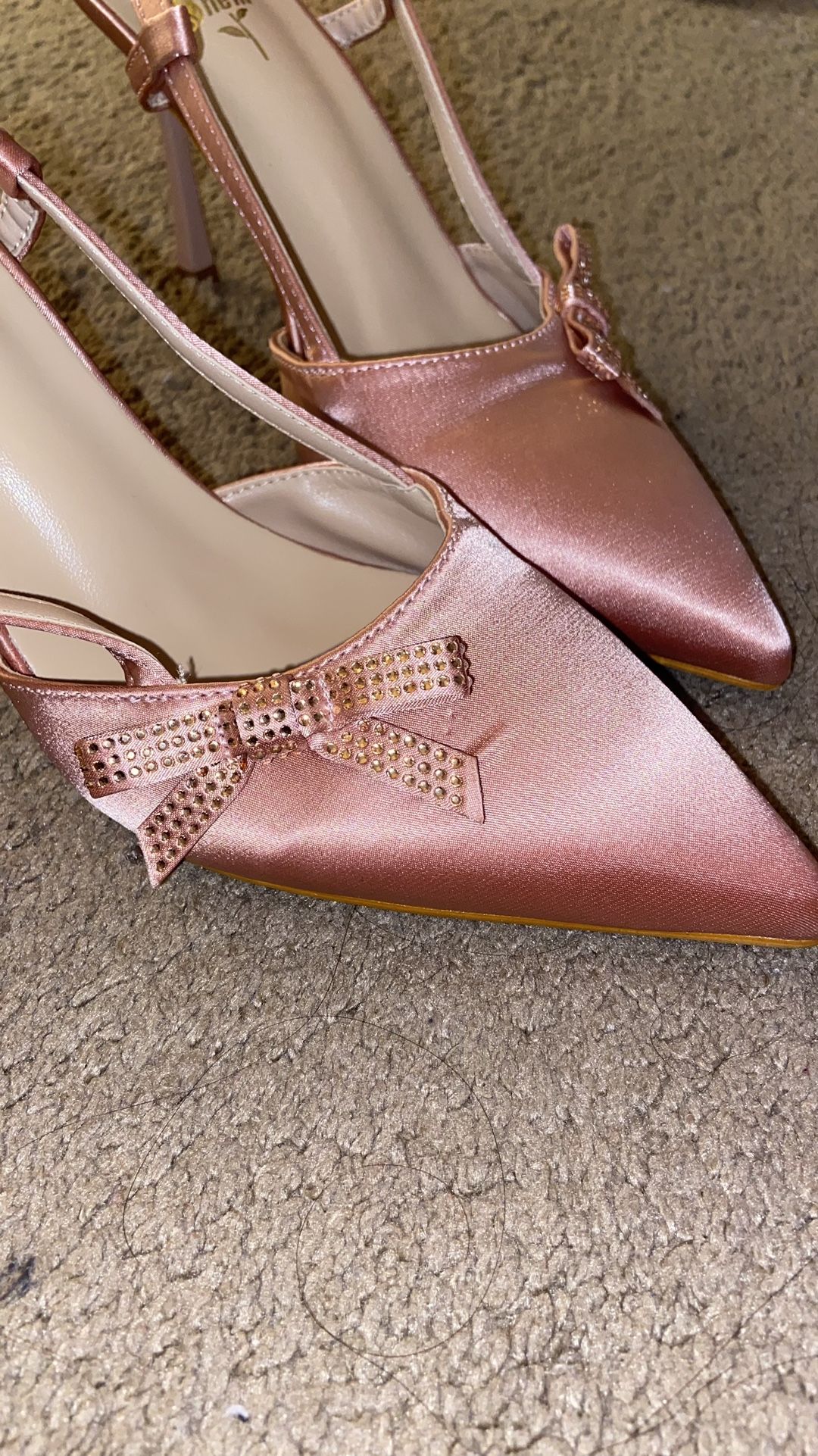 Women Pink Pointed High Heels With Bow And Rhinestone Decoration