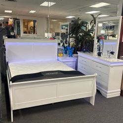 Stunning White 5pc Bedroom Set Available In Blue Only $599