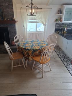 Round dining table 41x41
