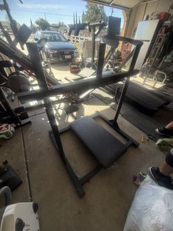 Vertical Leg Press Titan