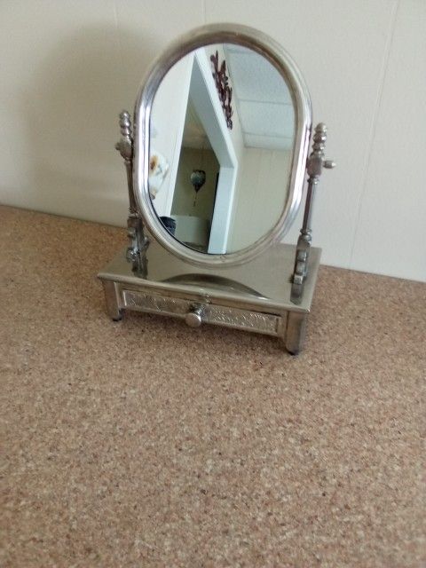 ANTIQUE MIRROR JEWELRY BOX