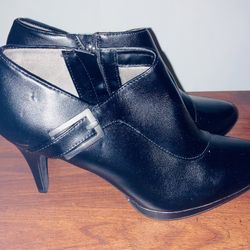 LifeStride Velocity Memory Foam Womens Booties 