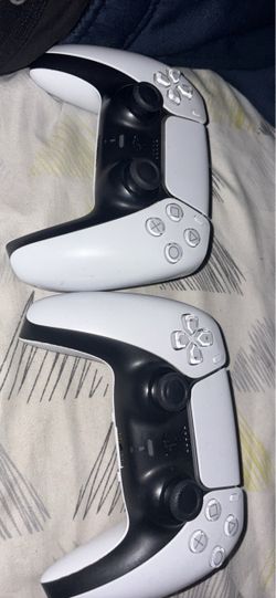 PS5 DualSense Controllers – Set of 2