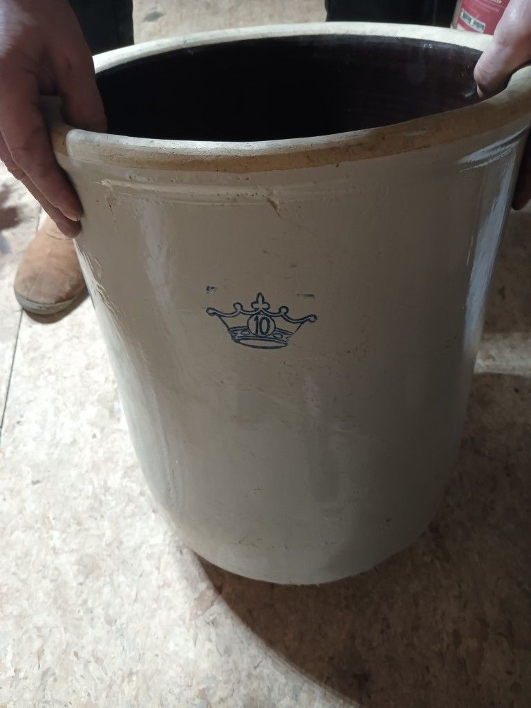 10 Gallon Vintage Crock