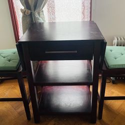 Beautiful Bar Table (extendable) Set with 2 Bar Stools 