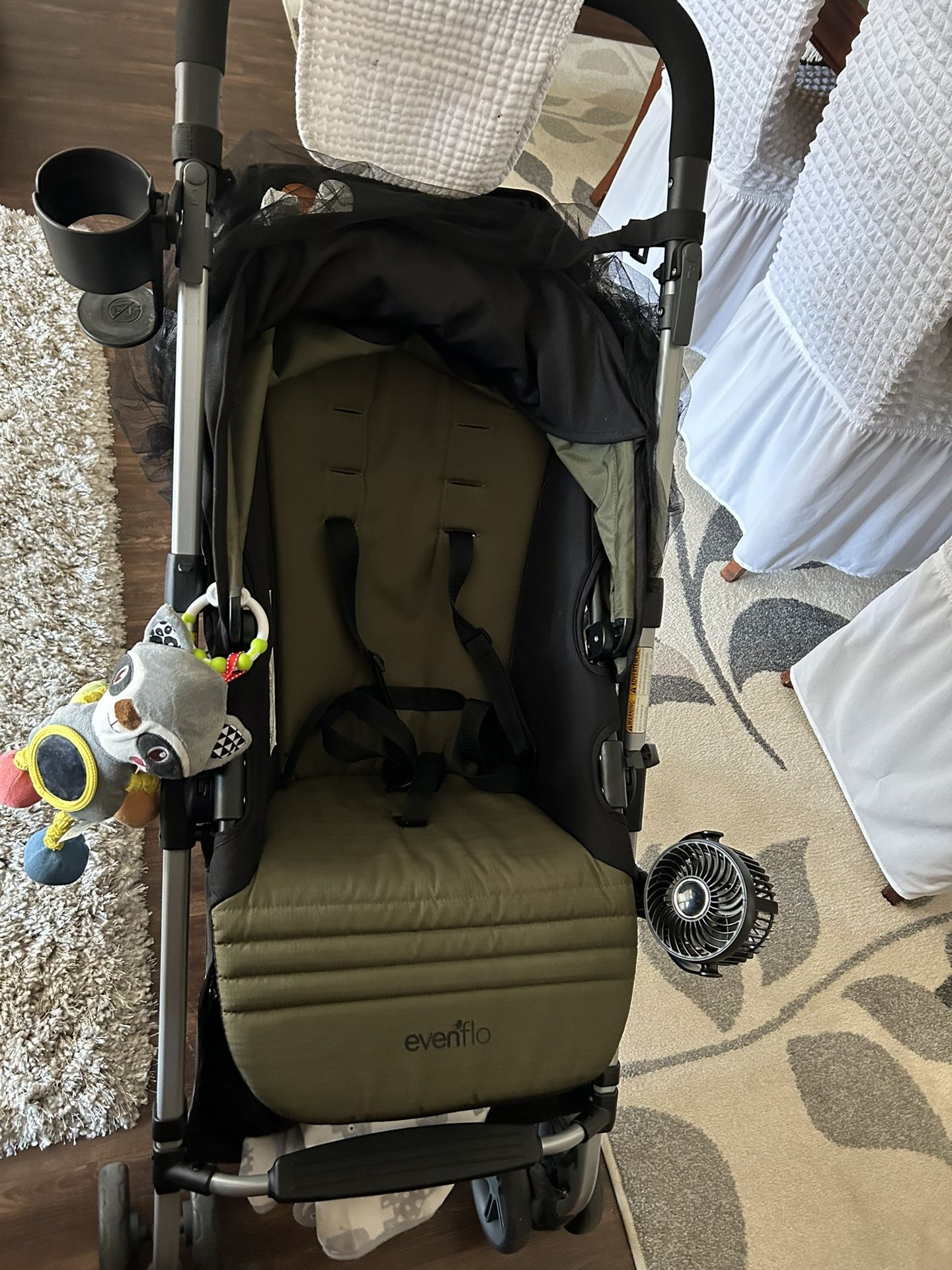 Evenflo Reversi Lightweight Reversible Stroller – Excellent Condition