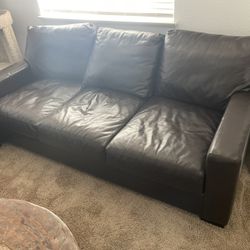 Pottery barn 2024 leather sofa used