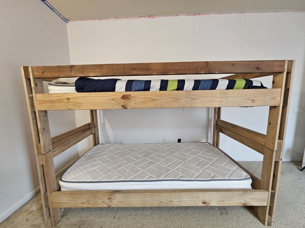 Twin Bunk Beds w/mattresses 