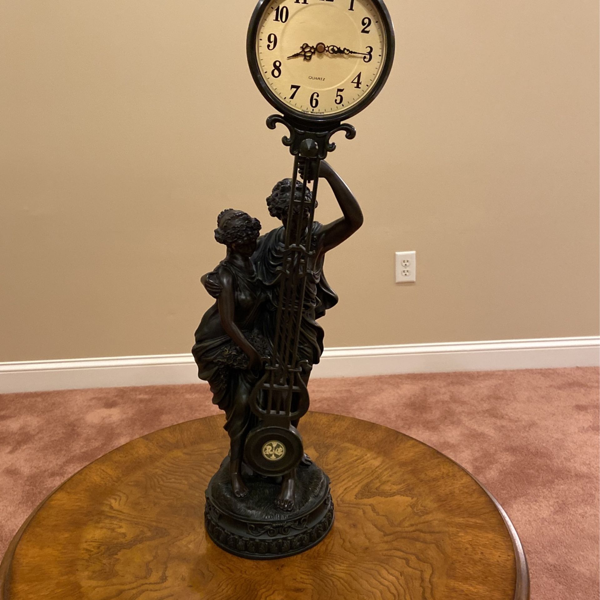 Roman Style Quartz Clock
