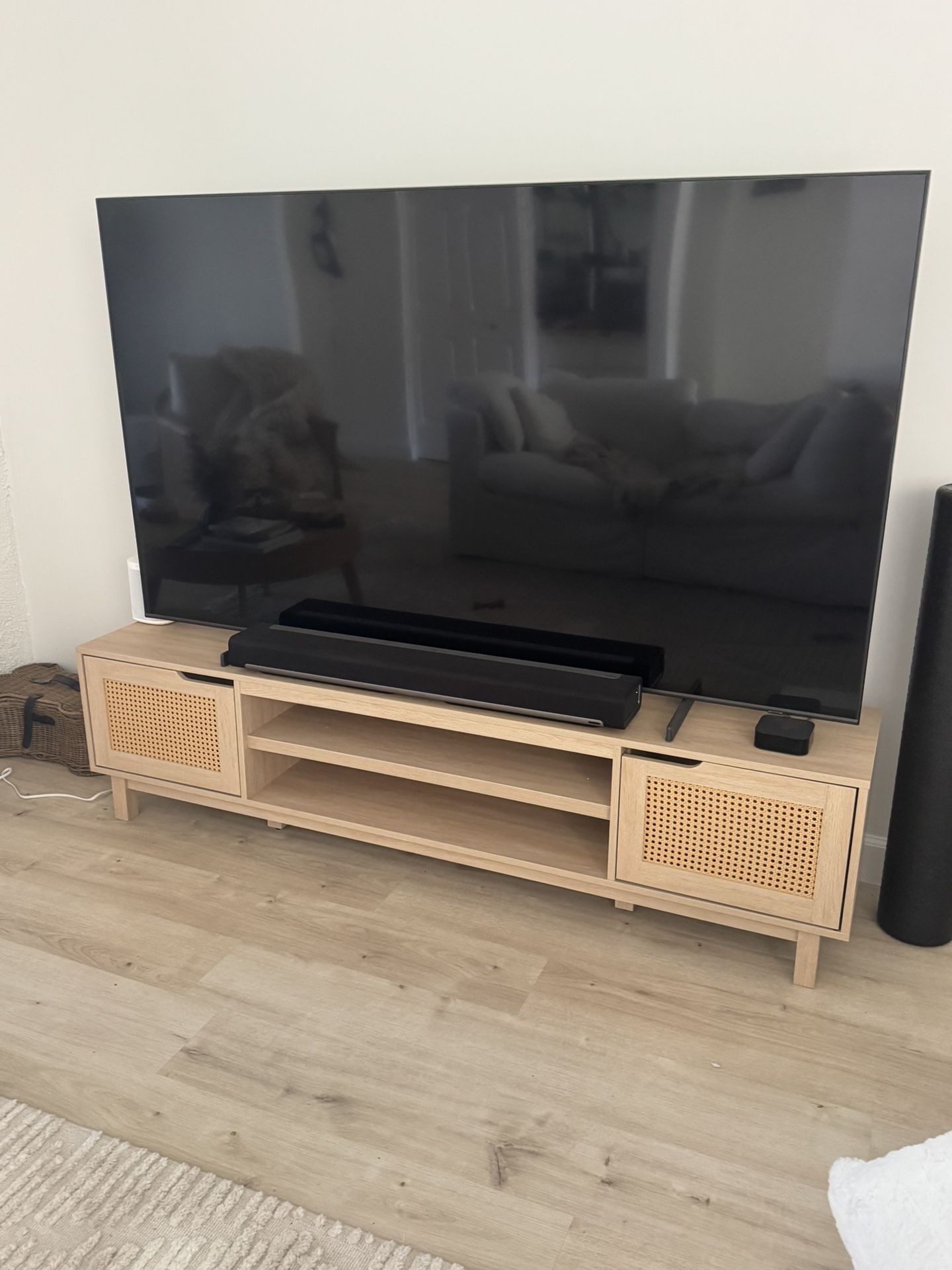75-inch Samsung Tv