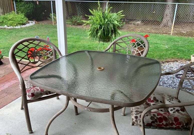 Maple Ridge Community Garage Sale