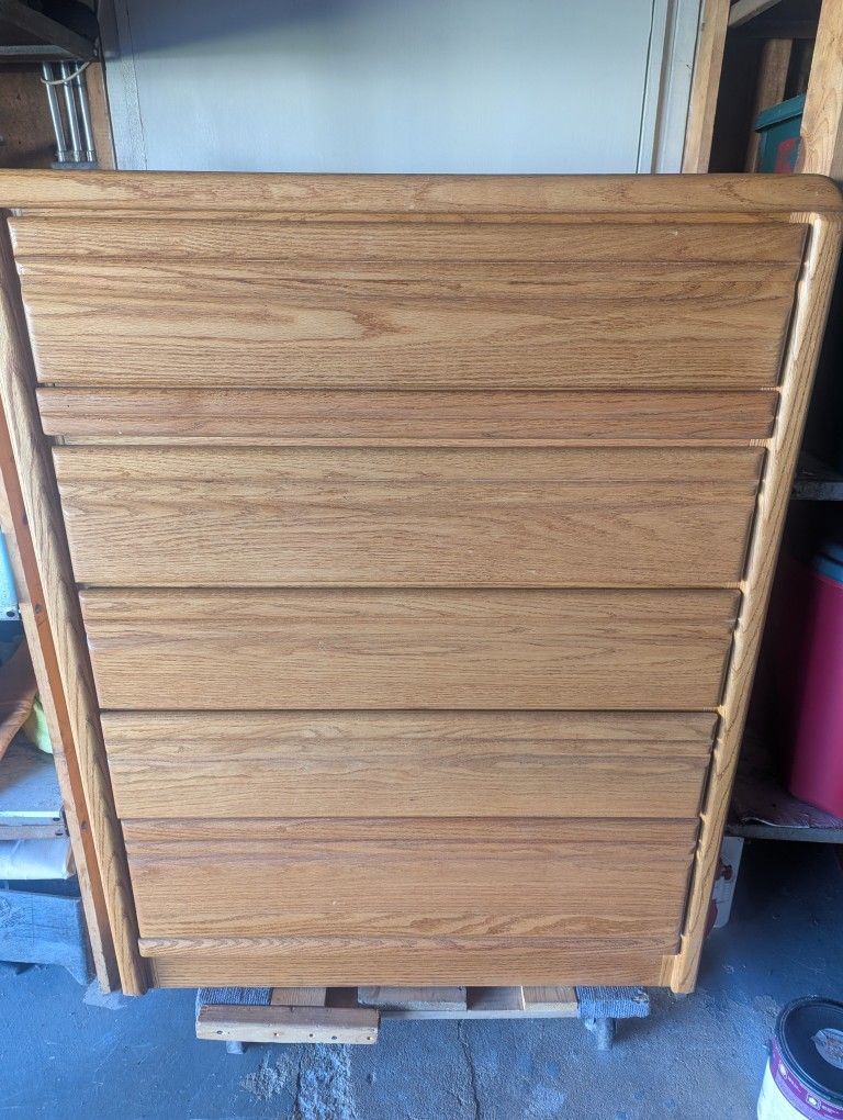 Wooden Dresser (5 Drawers)