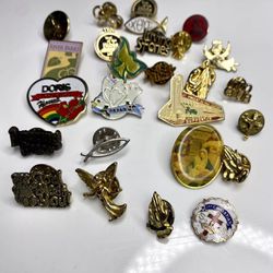A lot of  26 religious Christian lapel pins