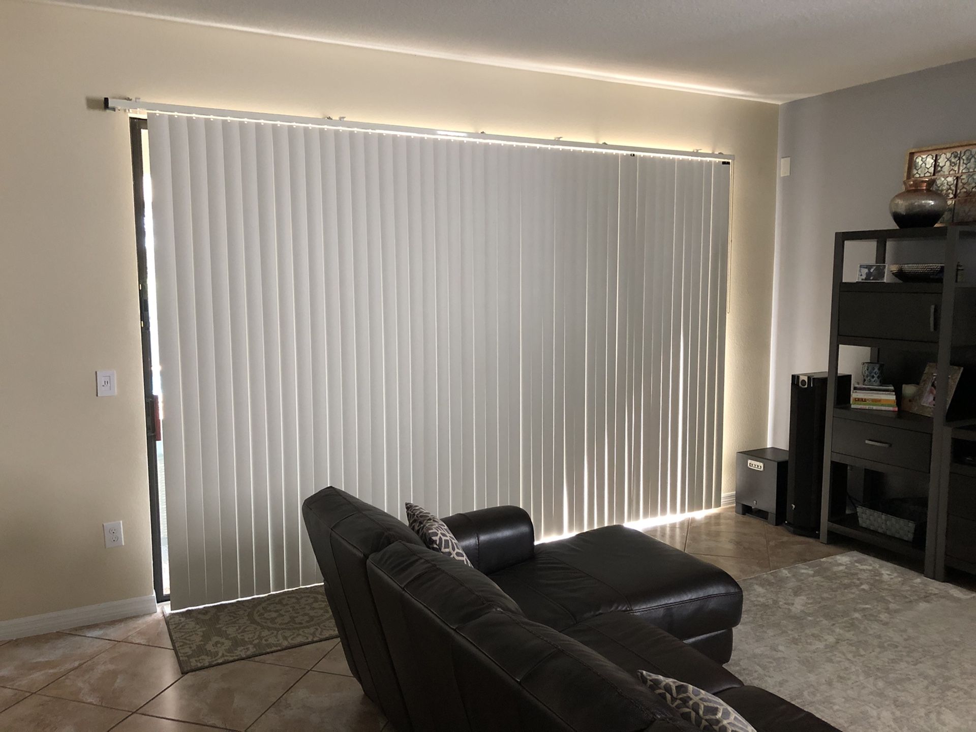 Free vertical blinds