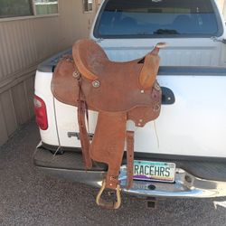 Porter Saddle