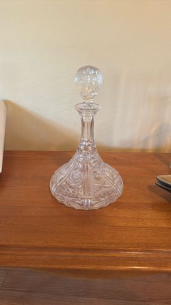 Beautiful Vintage Crystal Decanter