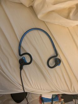 Wireless headphones by plantronics