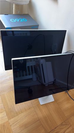 3 Apple Studio Displays 27” 2022 5k Retina
