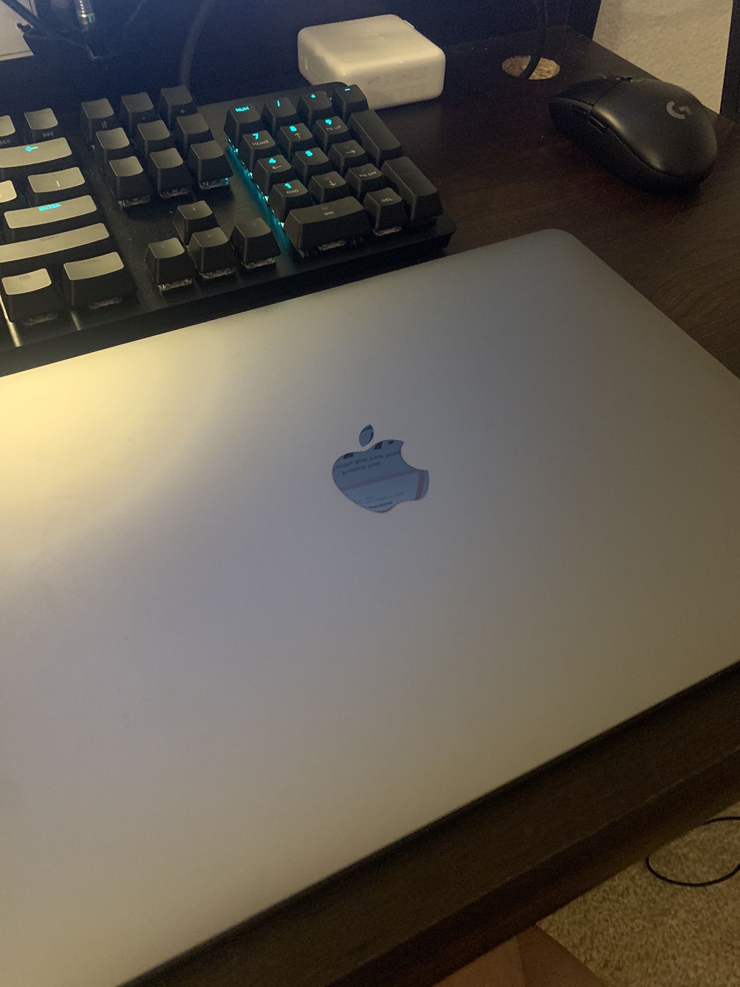 2020 MacBook Pro 13’ (Intel i5 8th Gen)