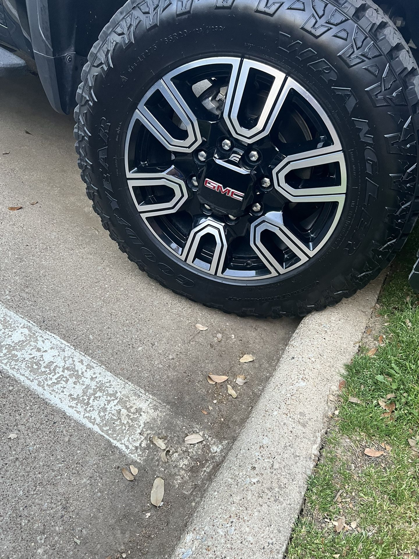 GMC Sierra 2500 HD Wheels And tires for Sale in Irving, TX OfferUp