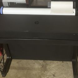 HP DesignJet T630 36” Plotter Printer- 5 New Ink Cartridges, Extra Roll, Manuals – Only 378 Prints!