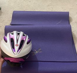 Schwinn Bike Helmet and Free Yoga Mat Bonus PICK UP in Valencia/SCV