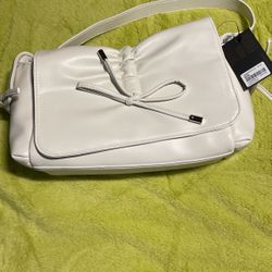 Cream, rectangular, shoulder bag bows