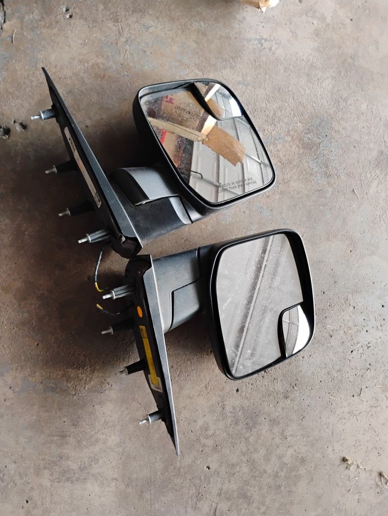 2010 Ford E250 Mirrors