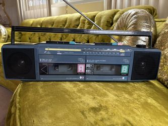Dual Cassette And Radio System