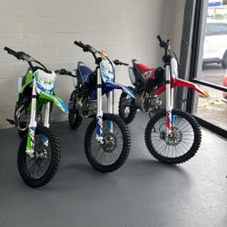 Dirt Bikes 